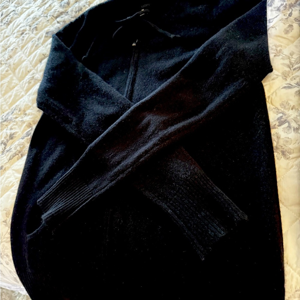 Like new C by Bloomingdales 100% cashmere hoodie. Rich black color